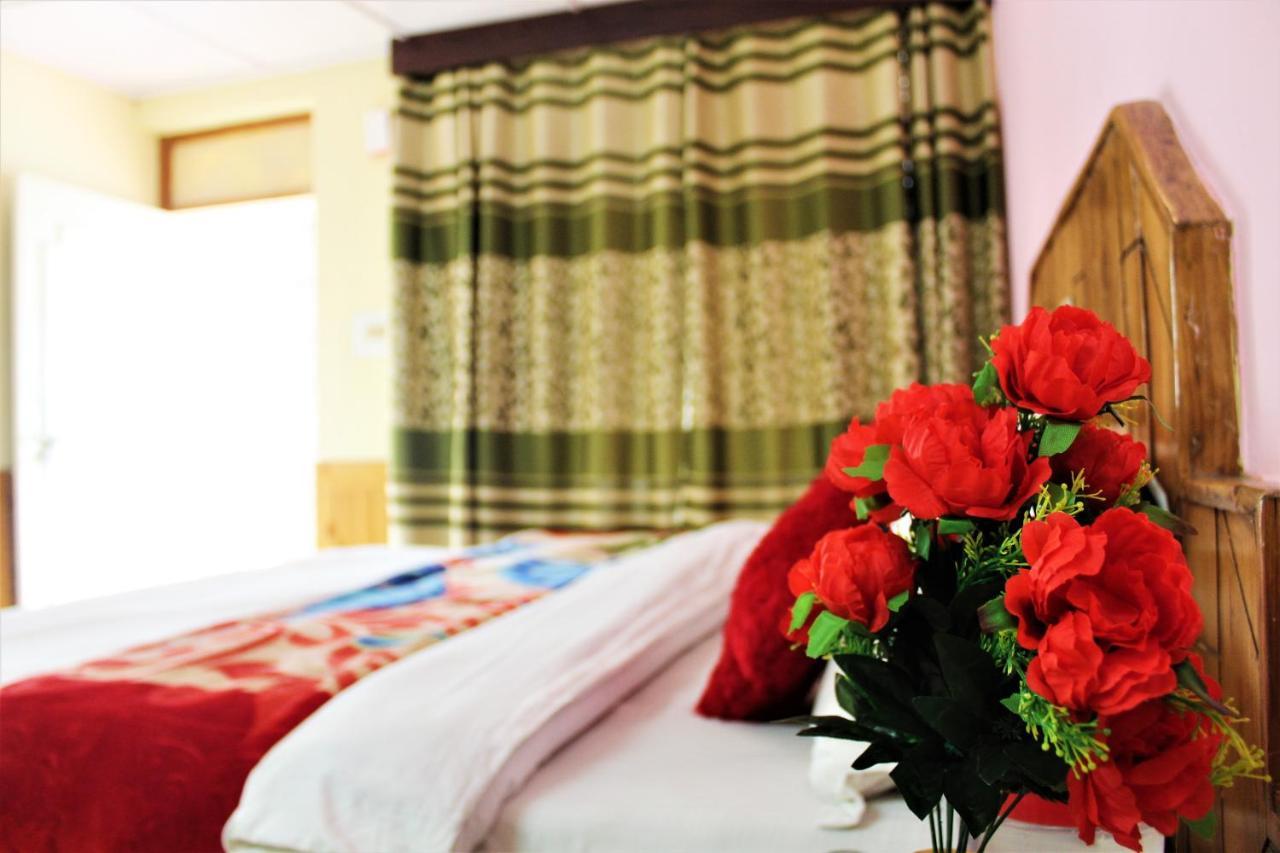 Hotel New Royal Manāli Zewnętrze zdjęcie